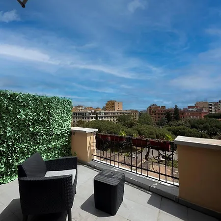 Re Di Rooftop Casa de hóspedes 4*