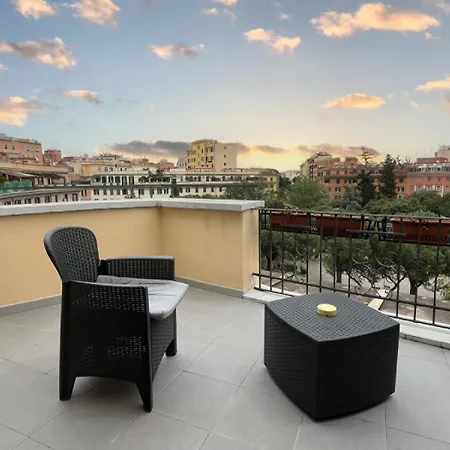 Re Di Rooftop Penzion 4*