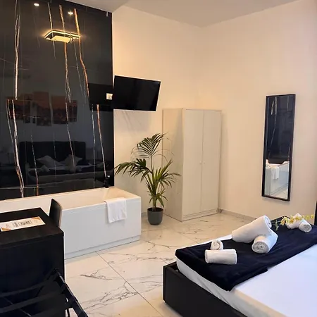 Re Di Rooftop Penzion 4*