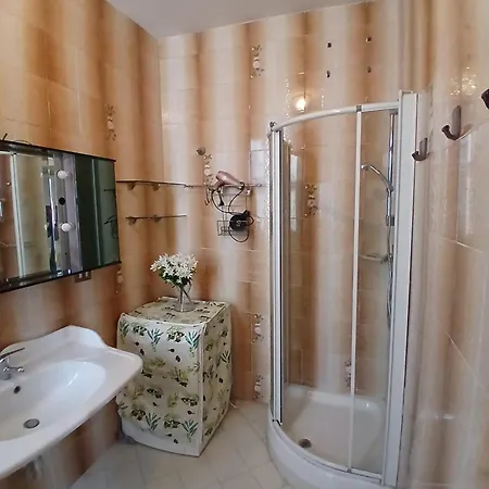 Re Di Rooftop Penzion 4*