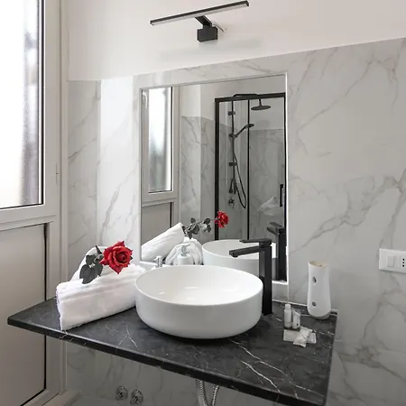 Re Di Rooftop Casa de hóspedes