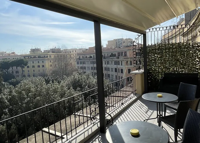 Re Di Rooftop Guest house